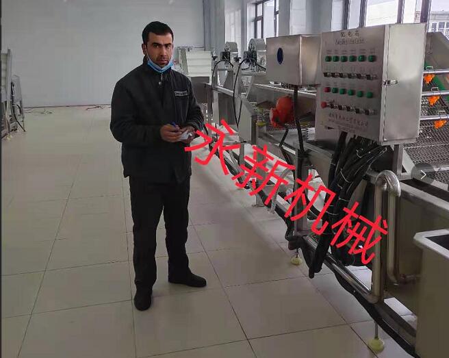 果蔬清洗风干加工线Cleaning and air drying processing line for fruits and vegetables